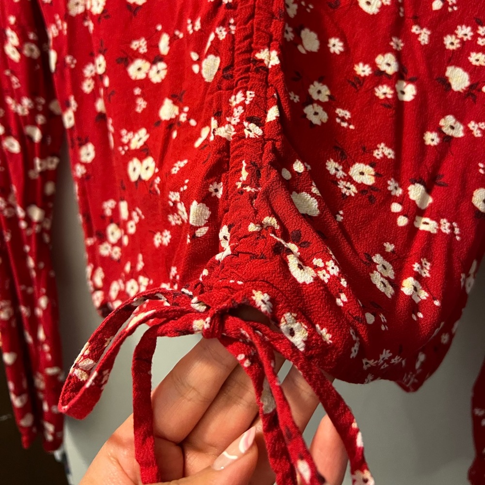 Red blouse - Picture 3 of 3